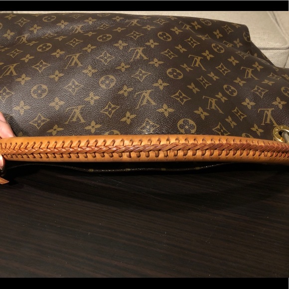 Louis Vuitton Artsy MM - Picture 11 of 14